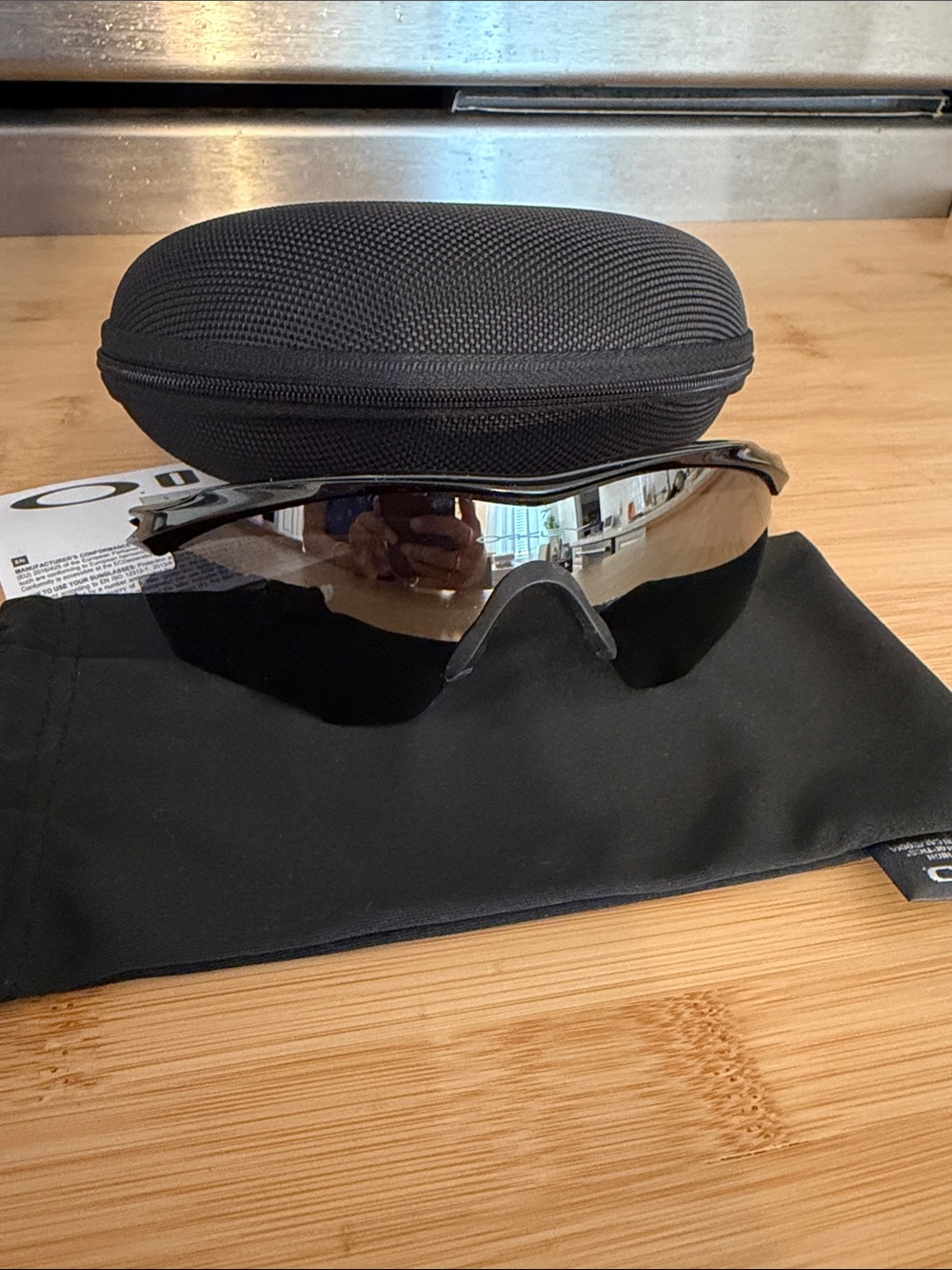 Oakley Black Mirror Shield Lens Glasses with Black Zip Case